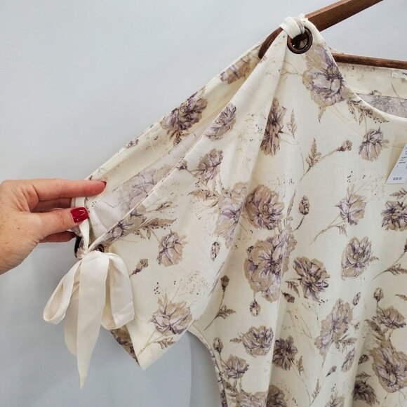 Maurices Womens Floral Slit Sleeve Blouse Size 3X Short Sleeve Scoop Neck NWT - Picture 6 of 12